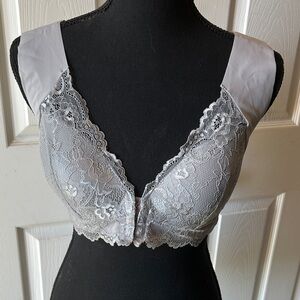Elegant Lace Bralette in Gray